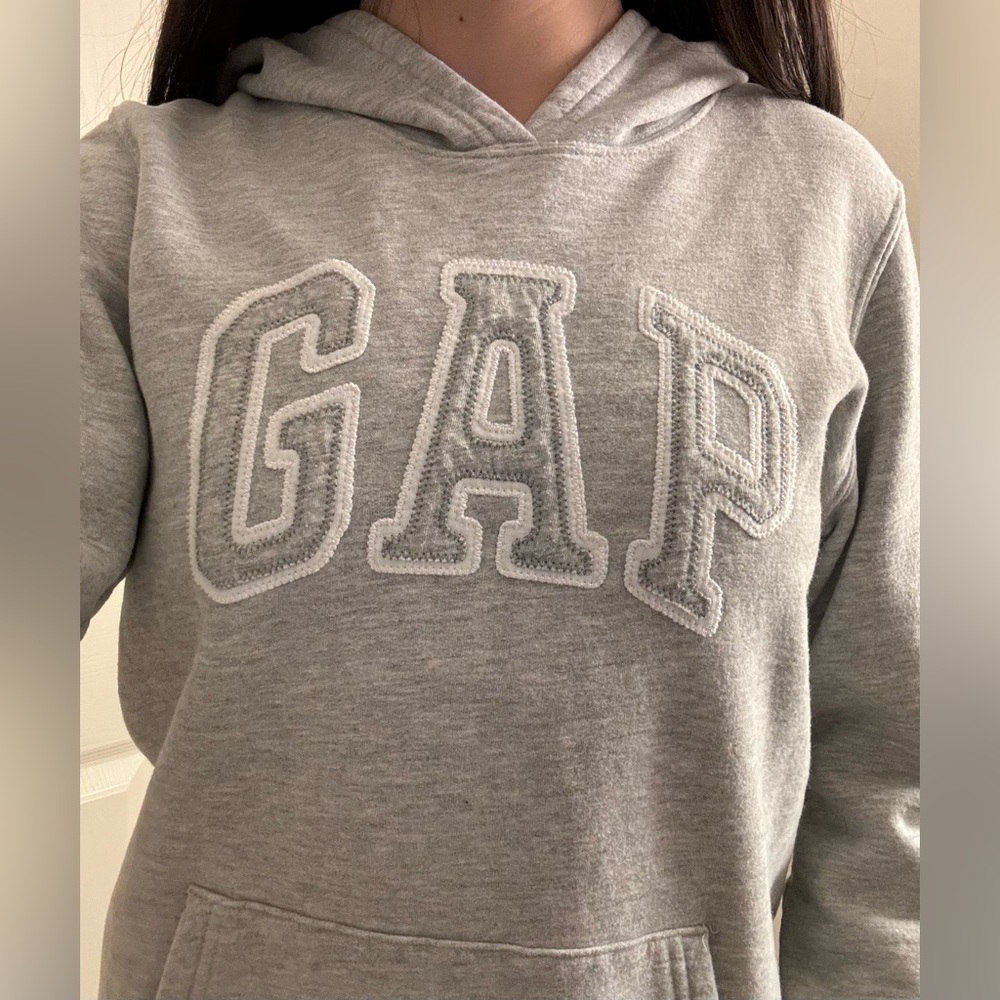 GAP gray hoodie
